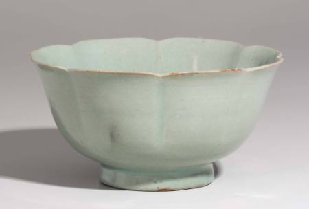 Basin for an ewer