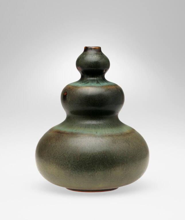 Triple gourd-shaped vase