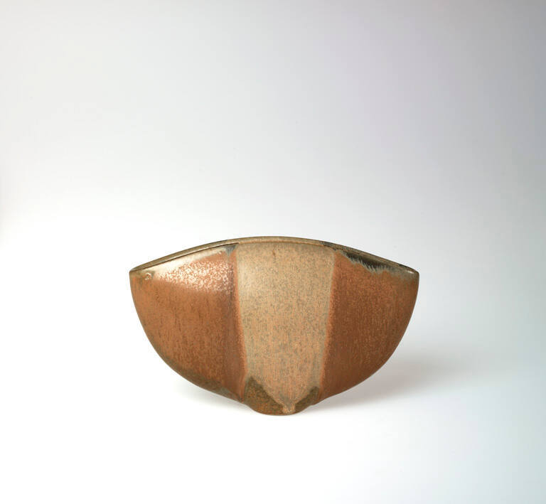 Ceramic split-pod form