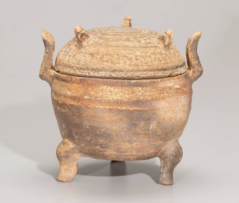 Tripod dish with lid