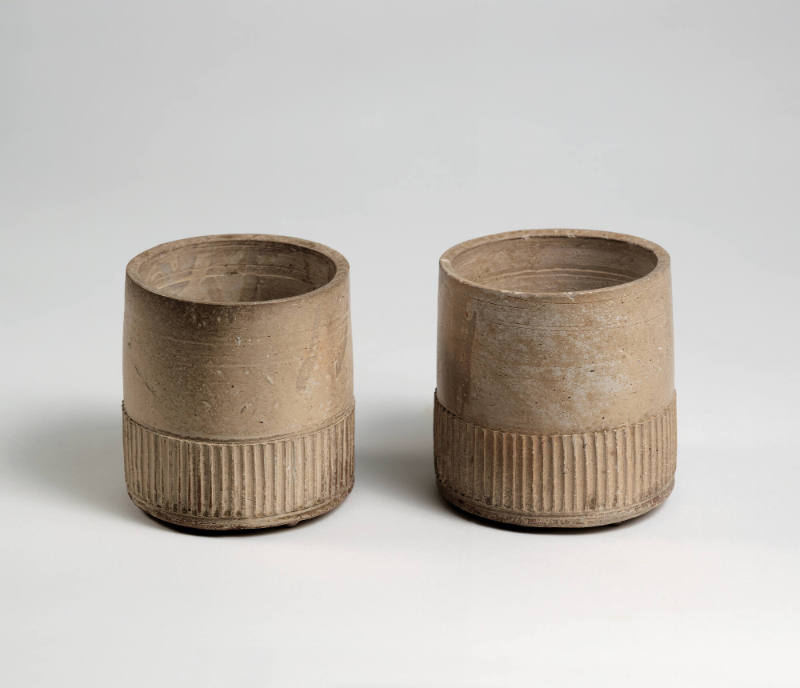 Pair of tripod cups