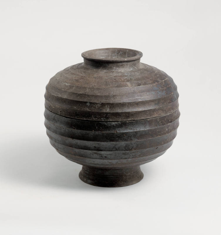 Covered footed bowl (dou)