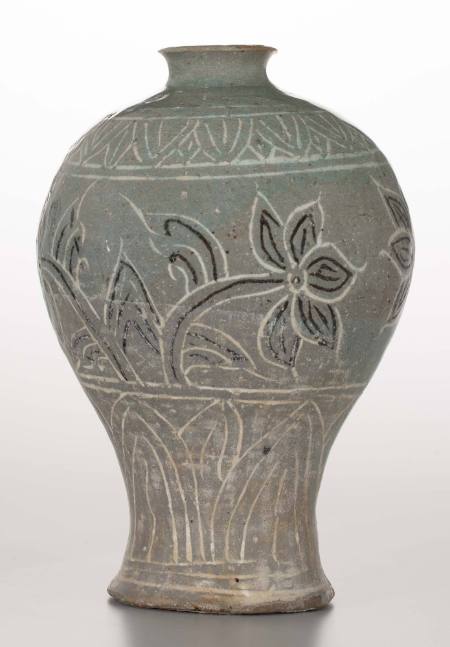 Maebyeong vase with design of lotus, Buncheong ware