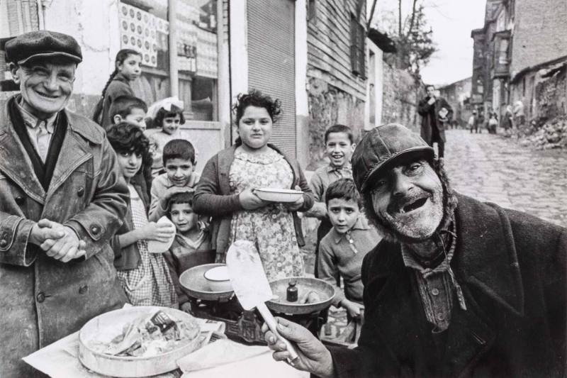 Man with spatula in street, Turkey