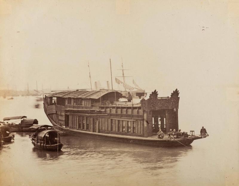 [Flower boat, Guangzhou]