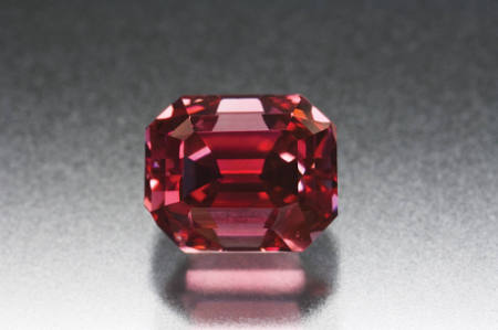"The Metzger Red" diamond