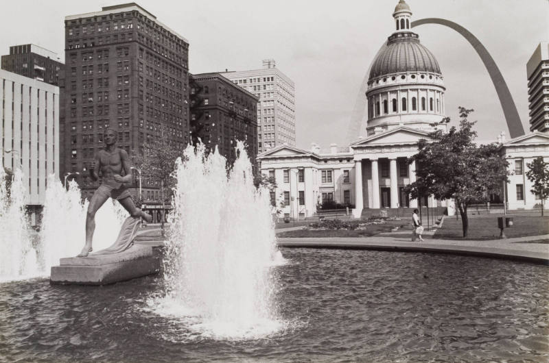 Kiener Memorial Fountain and Runner Statue. Gateway Mall, Saint Louis, Missouri