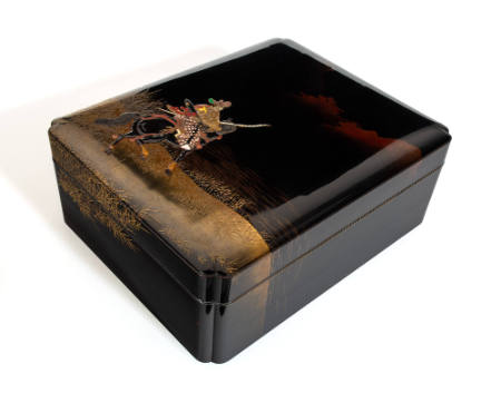 Ryoshibako (document box) with a design of a samurai on horseback