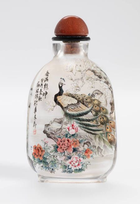 Snuff bottle with design of peacock / cranes