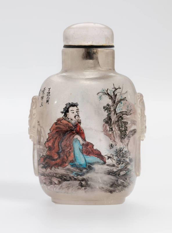 Snuff bottle with portrait of a man