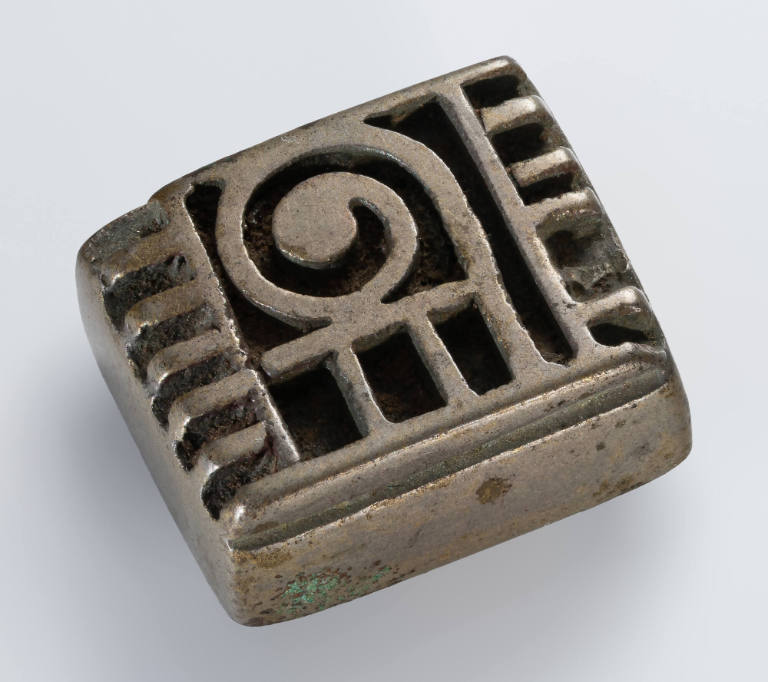 Geometric goldweight