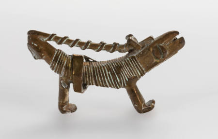 Goldweight in the form of a quadruped, its body encircled by fine bands