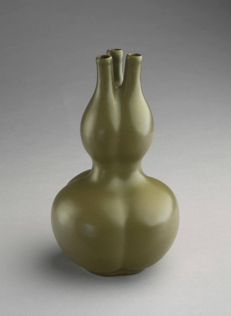 Triple Gourd-Formed Wine Container
