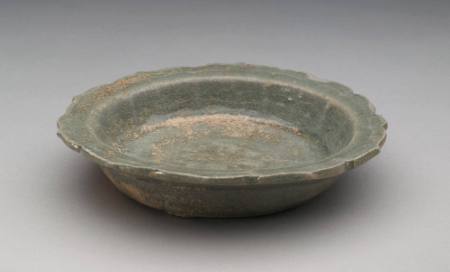 Shallow dish