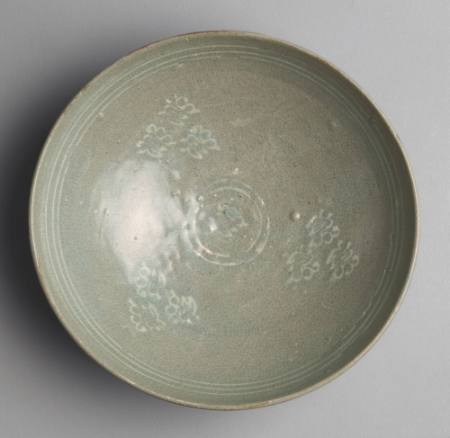 Inlaid celadon bowl