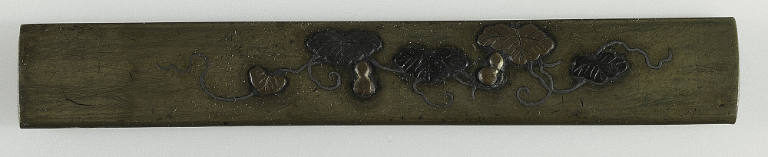 Kozuka with design of vine and gourds