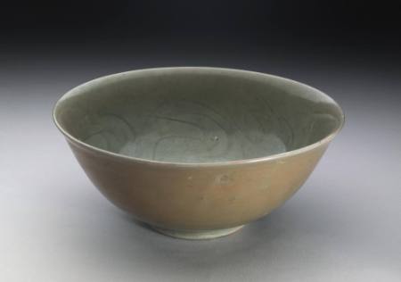 Large bowl, Sawankhalok ware