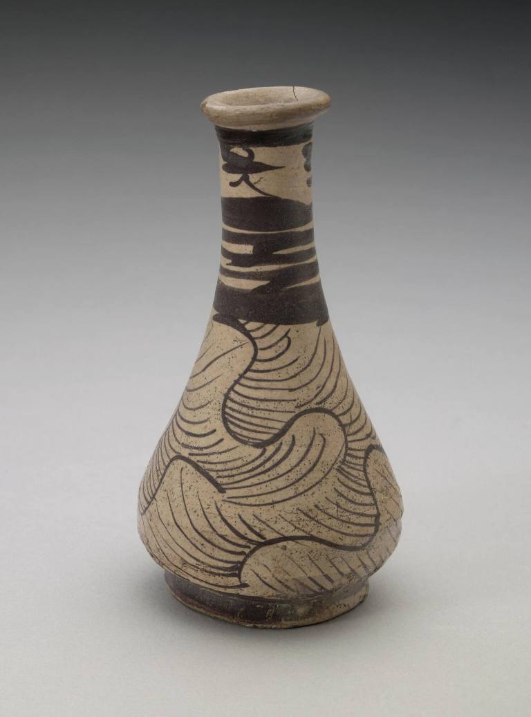 Small pear-shaped vase, Jizhou ware