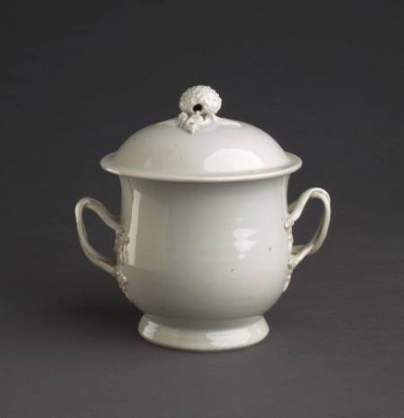 Sugar bowl with twisted handles and cover with liche-shaped knob