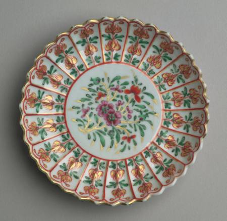 Small foliated dish
