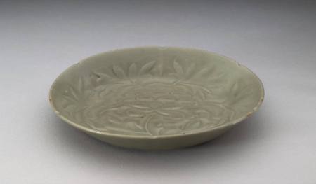Dish with design of peony, Yaozhou ware