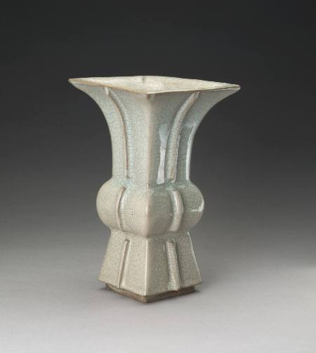 Vase in shape of a bronze ceremonial vessel fang-ts'un