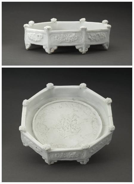 Flat octagonal tray, Dehua ware