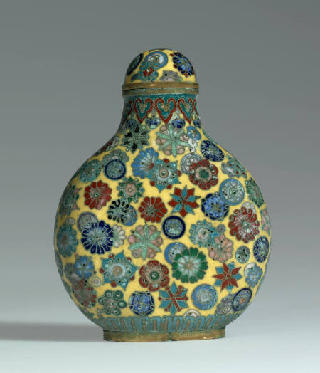Snuff bottle with milles-fleurs design (milli-fiori)