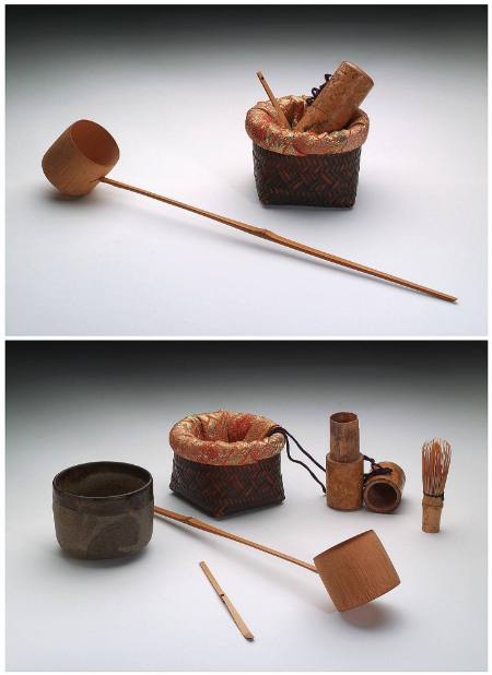 Teabowl in travelling basket with scoop and whisk
