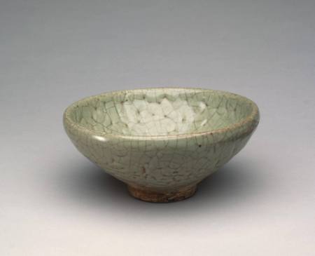 Celadon-glazed bowl