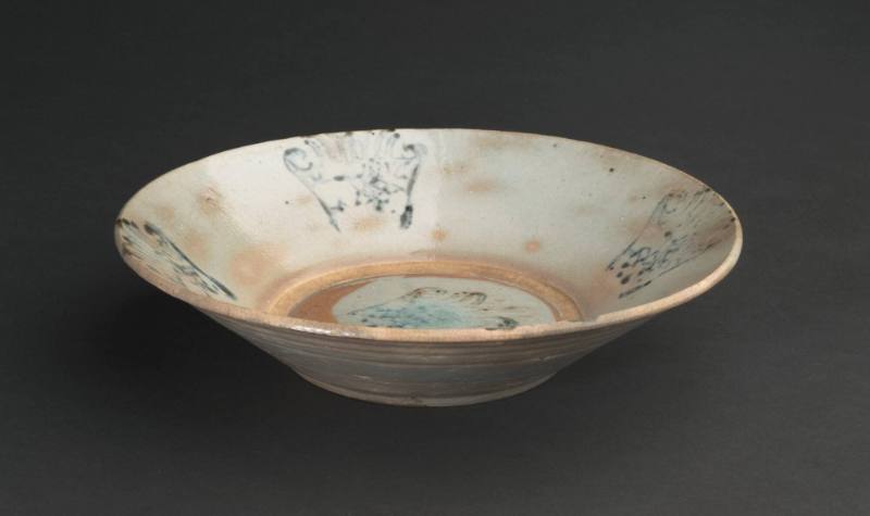 Dish with five stencil ornaments