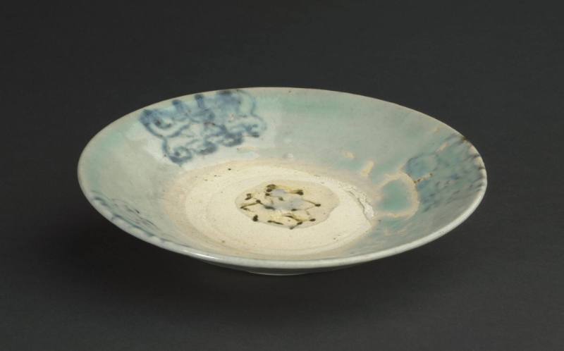 Shallow dish with three floral ornamental motifs