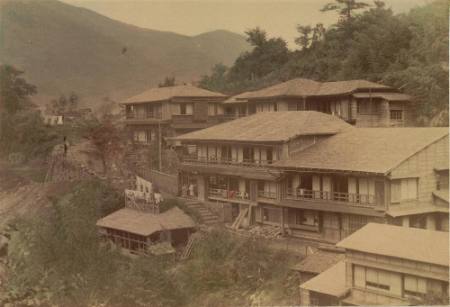 [Japanese hotel at Hakone]