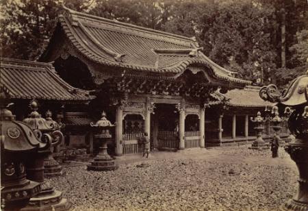 [Nikko Temple lanterns]