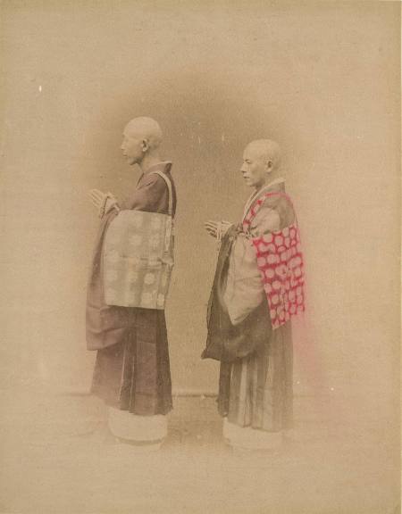 [Priests with kesa]