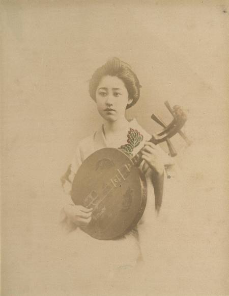 [Woman with mandolin]