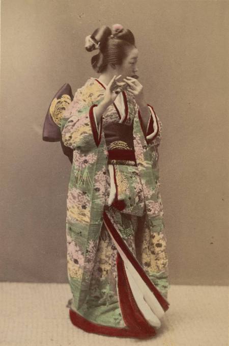 [Geisha with flute]