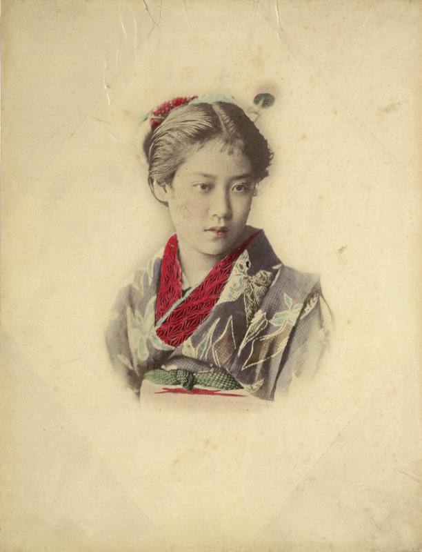 [Girl in kimono]