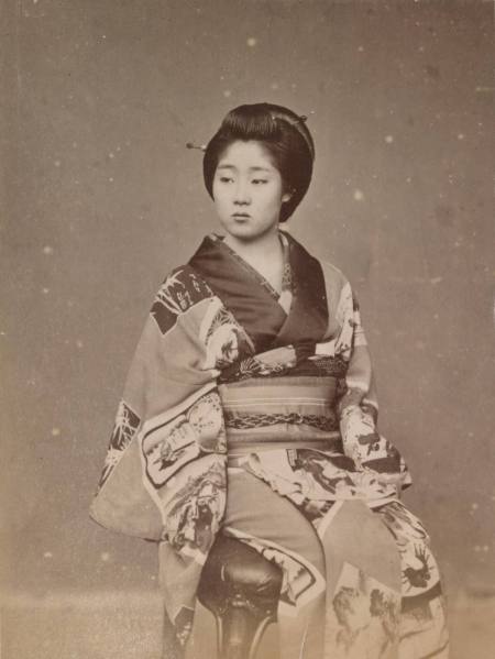 [Woman in Ukiyoe kimono]