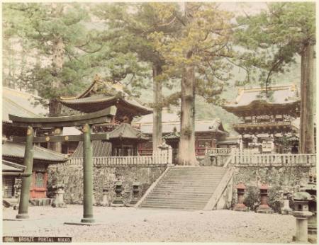 Bronze portal Nikko