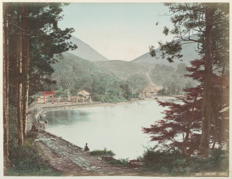 Hakone Lake