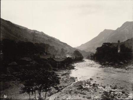 [Riverine Village at Hsuan-k'un, Western Szechuan]