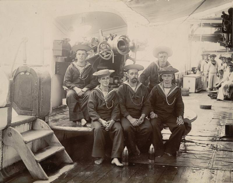 Gunboat crew, China