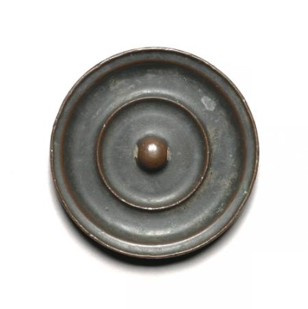 Undecorated mirror with single circular ridge