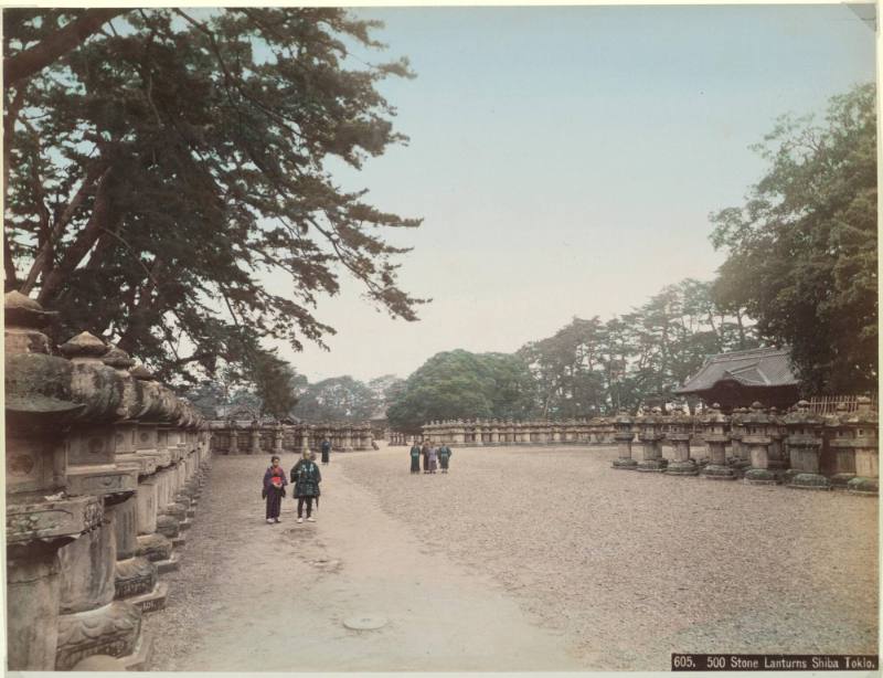 500 stone lanterns, Shibu, Tokyo