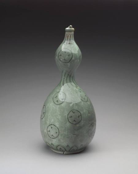 Double-gourd shaped bottle with stopper