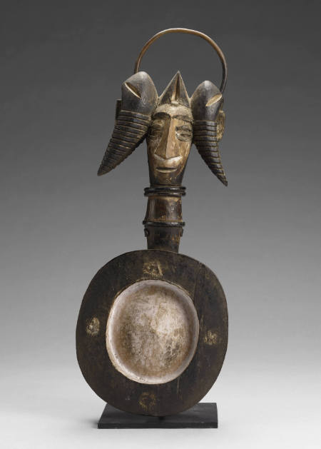 Chalk spoon (okwa nzu)