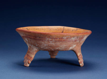 Flat tripod bowl