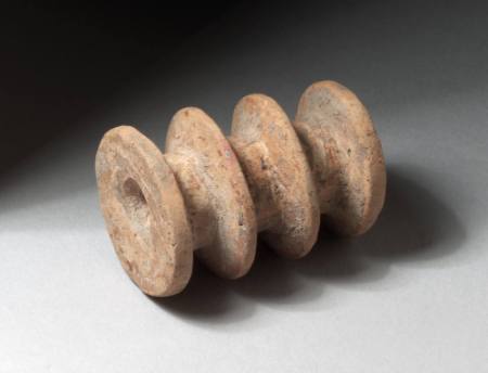 Roller with horizontal linear designs