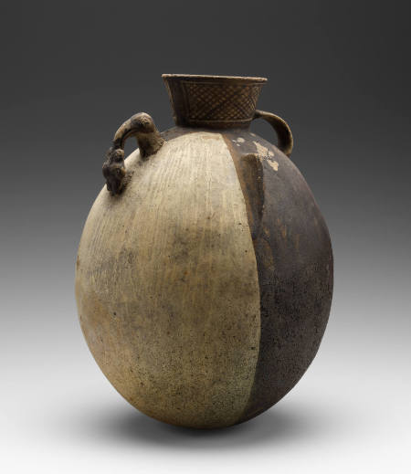 Bird effigy water jar